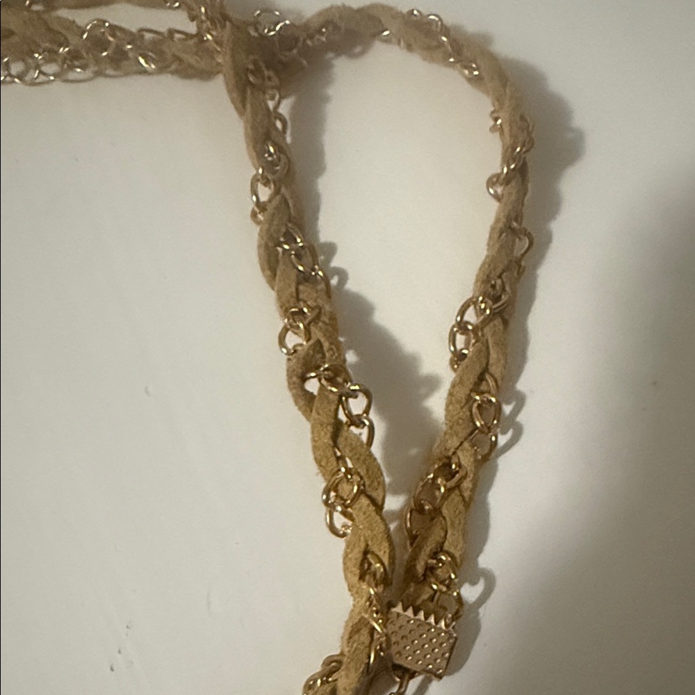 Elegant Gold and Cream Necklace - Picture 4 of 5